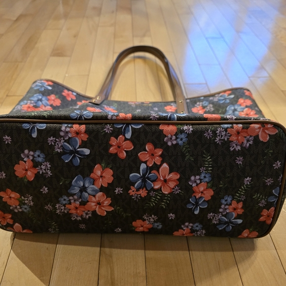 Michael Kors Purse Carter Brown Multi Large open tote Bag - Picture 5 of 9